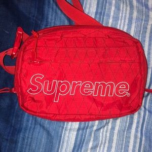 Perfect condition, 100% authentic supreme bag